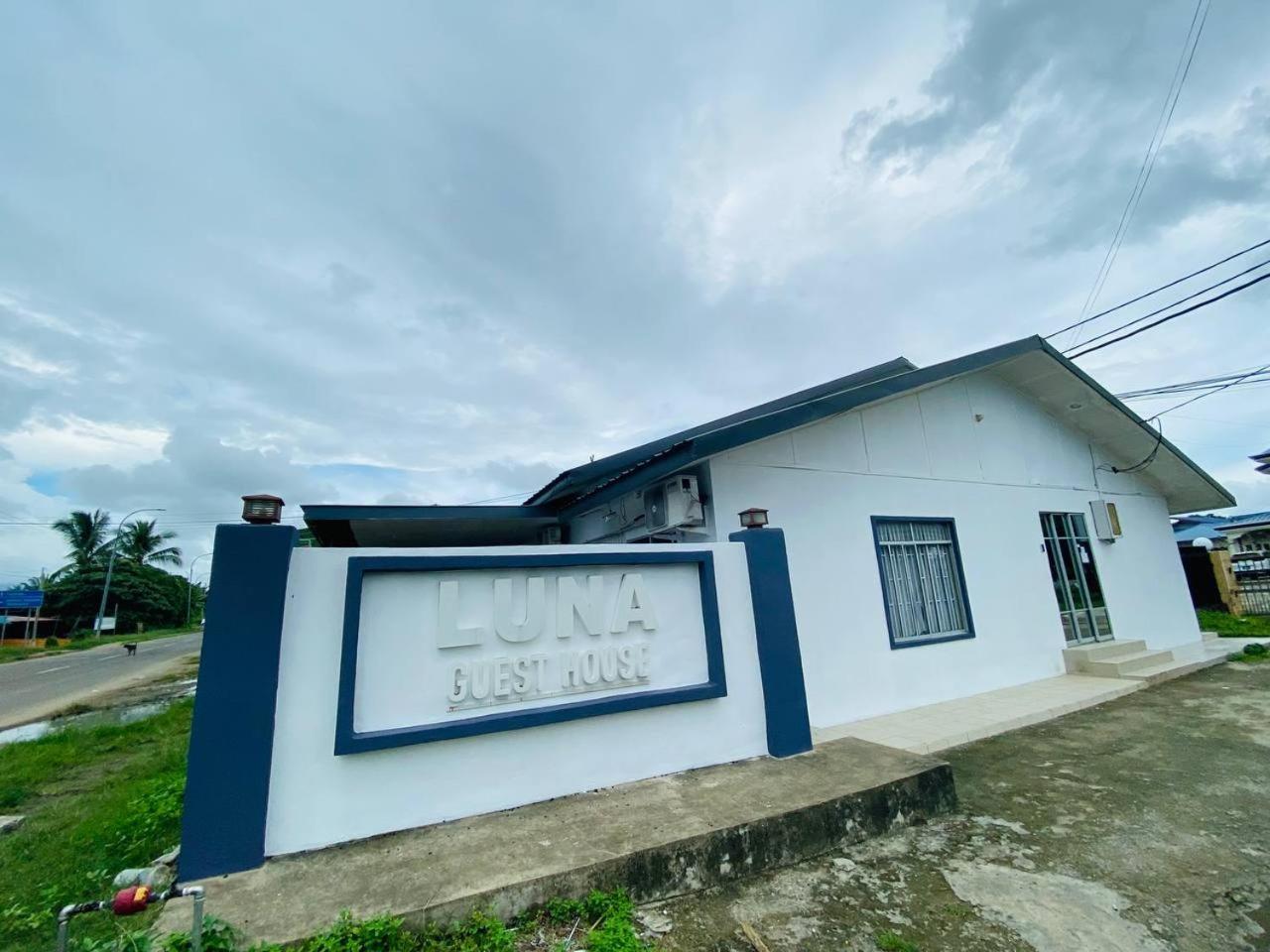 Luna Guesthouse 露娜旅馆 Semporna Buitenkant foto