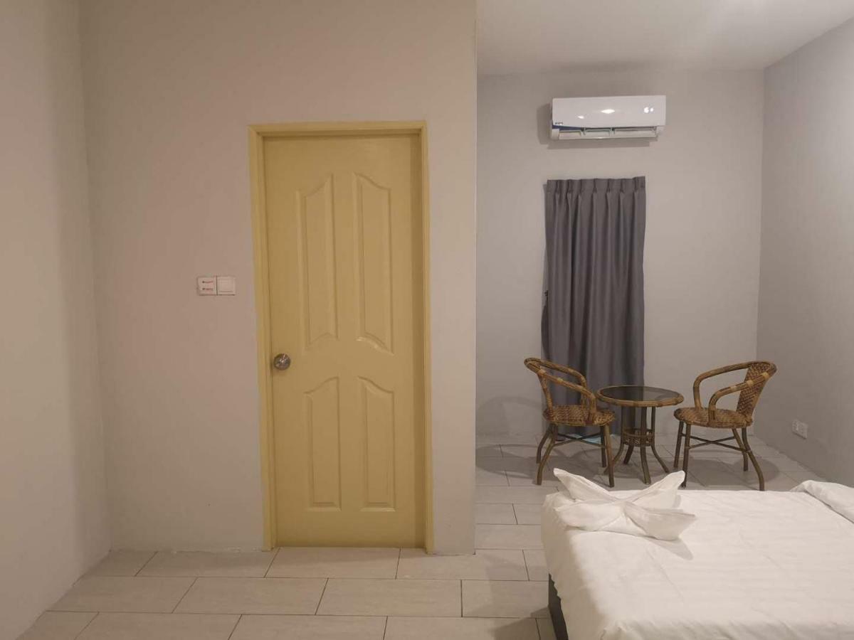 Luna Guesthouse 露娜旅馆 Semporna Buitenkant foto
