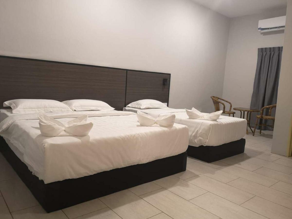 Luna Guesthouse 露娜旅馆 Semporna Buitenkant foto