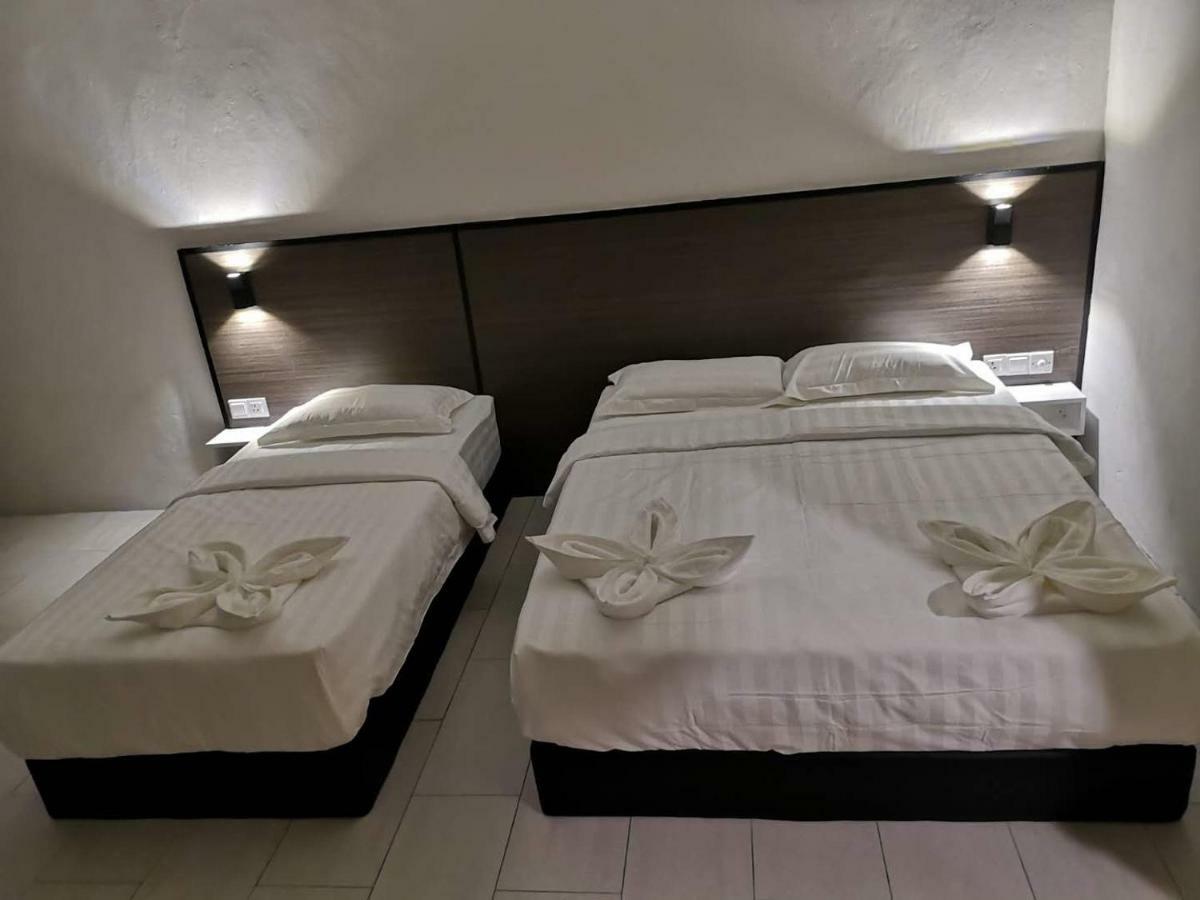 Luna Guesthouse 露娜旅馆 Semporna Buitenkant foto