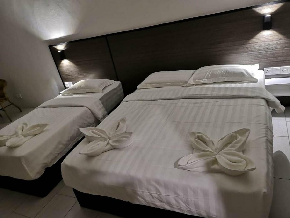 Luna Guesthouse 露娜旅馆 Semporna Buitenkant foto