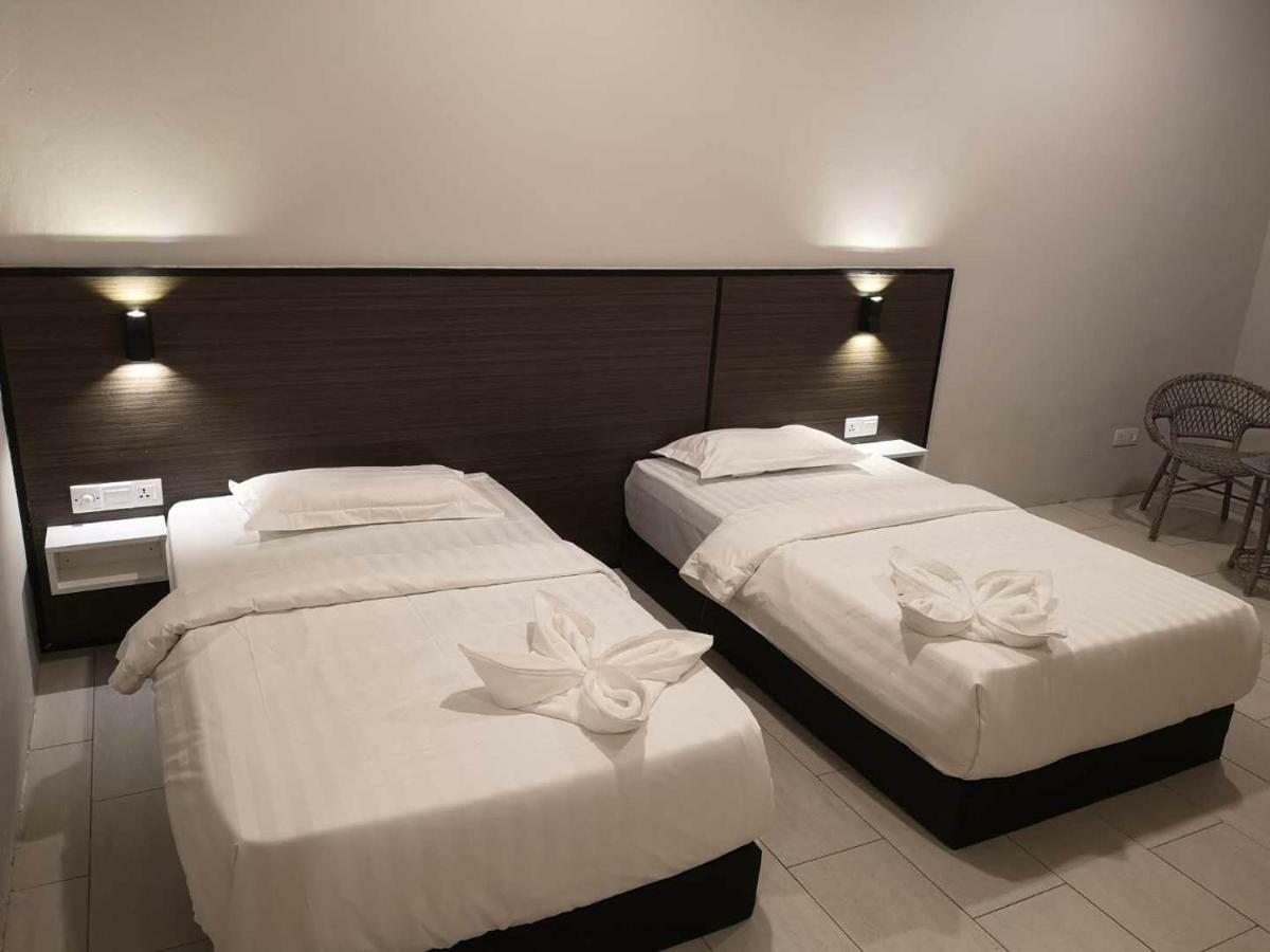 Luna Guesthouse 露娜旅馆 Semporna Buitenkant foto